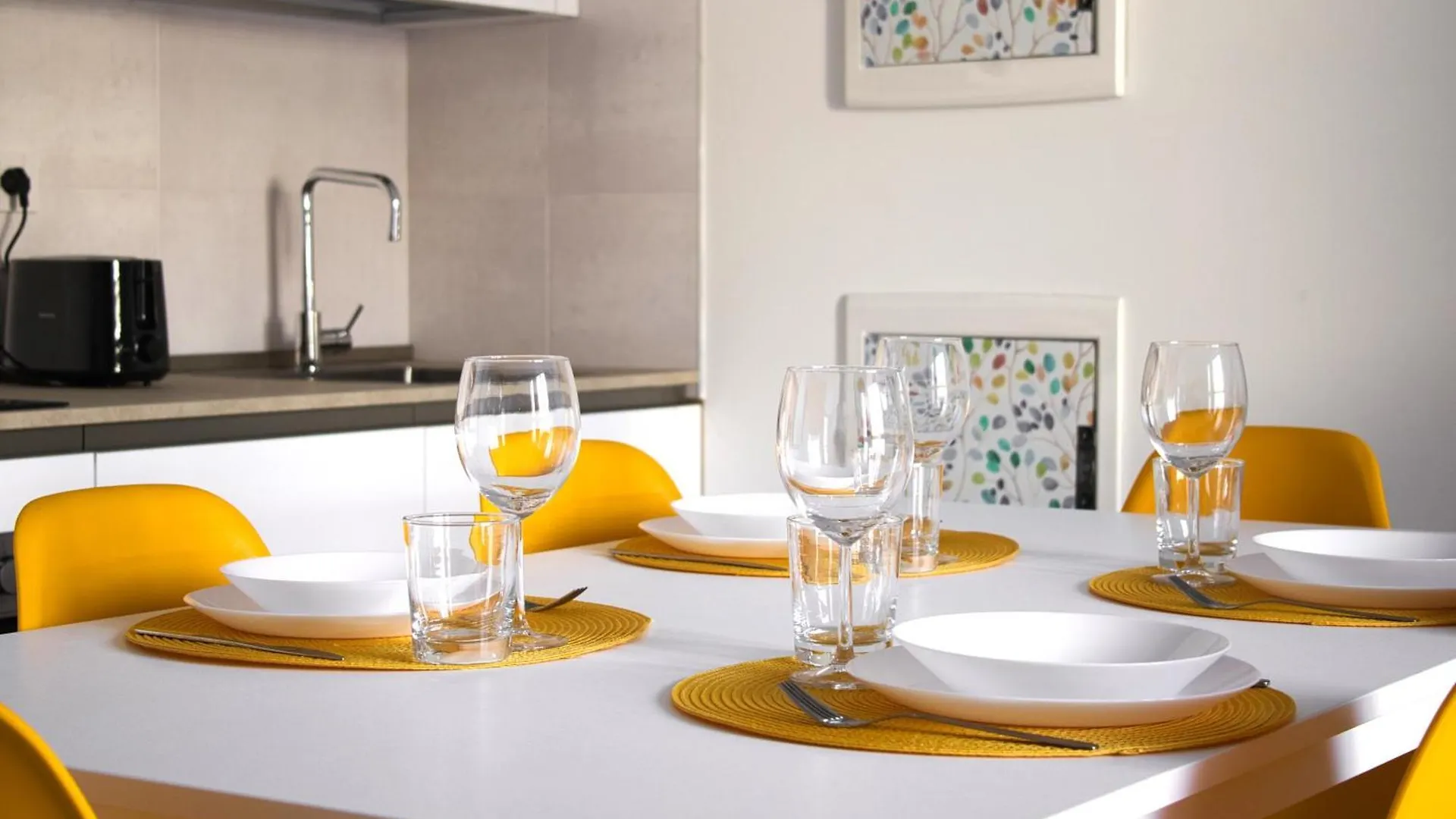 Appartement Yellow Suite In Financial District 4 Pax Milan
