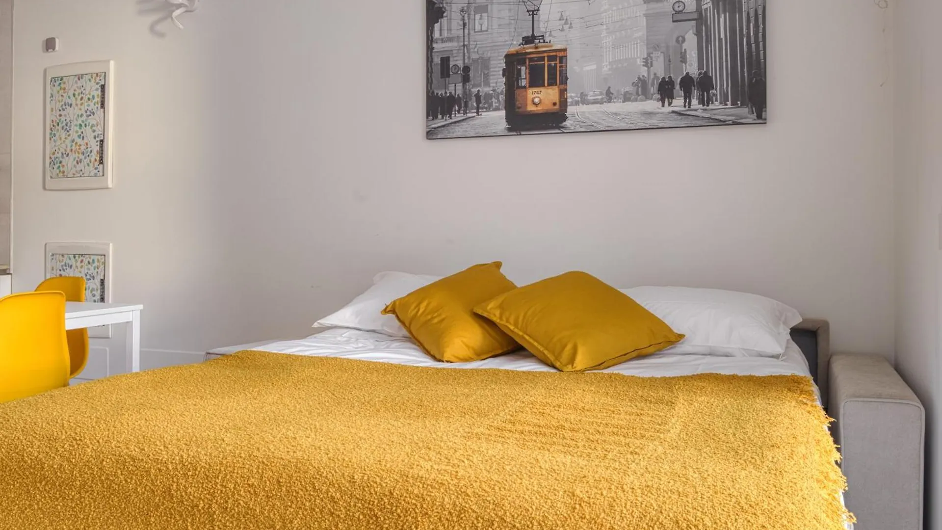 Apartment Yellow Suite In Financial District 4 Pax Milan Italy
